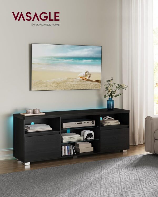 VASAGLE Meuble TV avec LED, Table Télé Moderne pour Les Téléviseurs Jusqu’à 70 Pouces, avec Étagères Ouvertes en Verre, 2 Placards avec Portes, 160 cm, pour Salon, Chambre, Noir LTV331T21