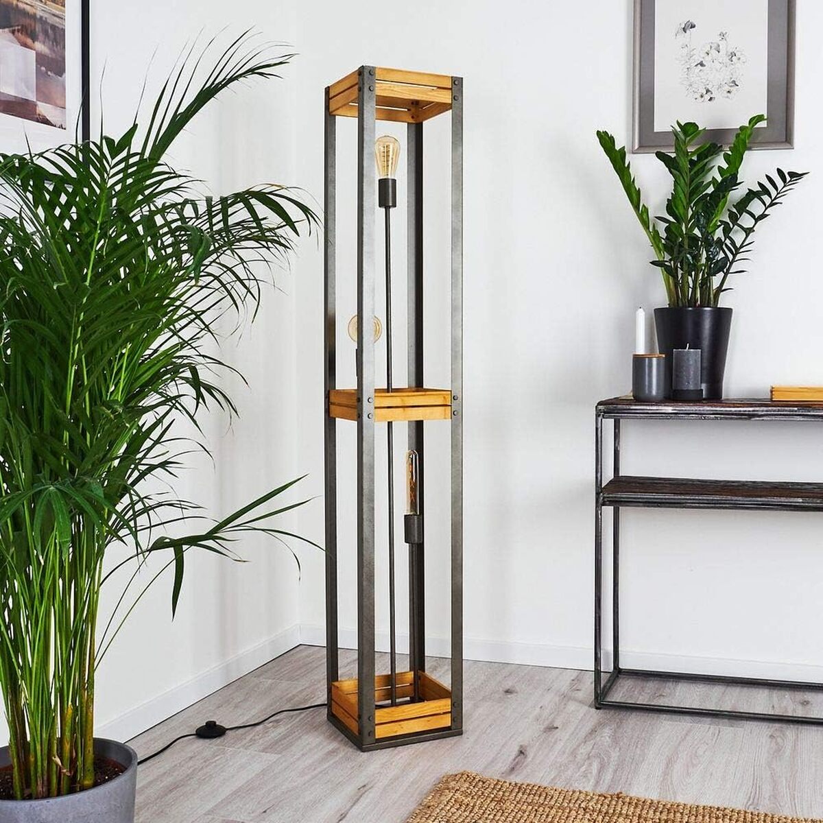 Test : lampadaire Apia rétro-industriel en bois et métal argenté