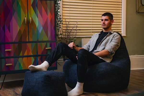 Loft 25 Pouf ergonomique d’intérieur en forme de poire à dossier haut pour adulte en tissu velours côtelé et doublure intérieure avec repose-pieds Noir