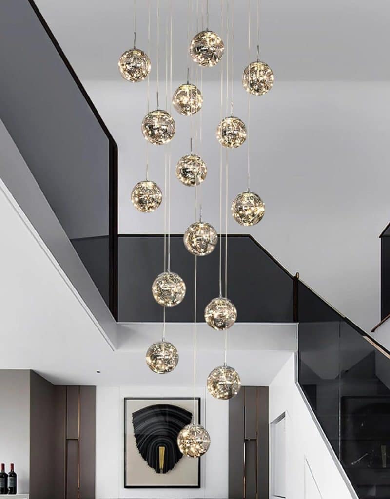 Avis sur le lustre Kinbolas moderne en verre pour escalier et couloir