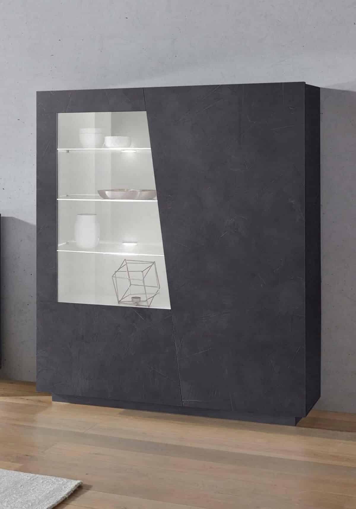 Test : buffet avec porte vitrée Dmora Nevio avec LED