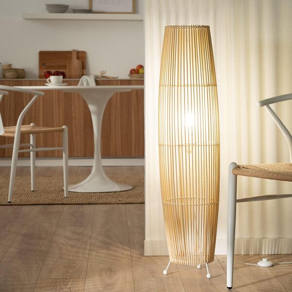 LEDKIA LIGHTING - Lampadaire Bambou Komu | Design Moderne & Adaptable | Ampoule E27 Non Incluse | Idéal pour Salon, Chambre, Cuisine | IP20 Intérieur, Naturel, Bambou