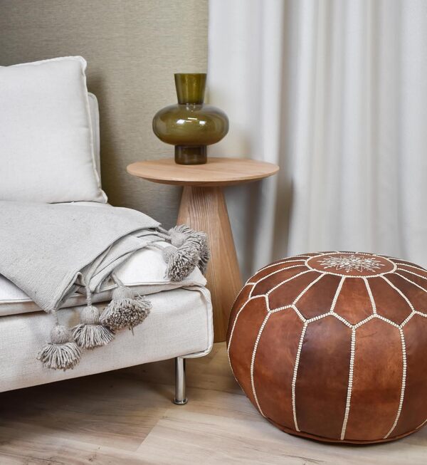 Pouf Artisanal Marocain en Cuir Véritable Fait Main - Vendu Rembourré - Coussin de Sol, Ottoman, Repose-Pied (Cognac)