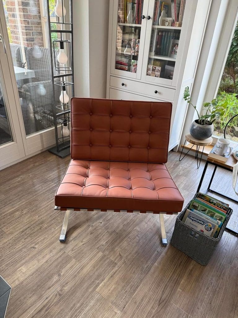Avis sur le fauteuil moderne Furnwise en cuir et acier, couleur cognac