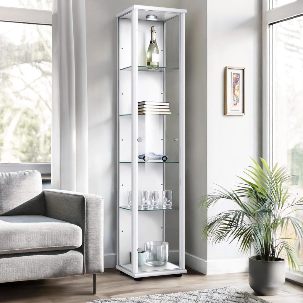 Test de la vitrine K-Möbel : design blanc et LED pour vos objets précieux