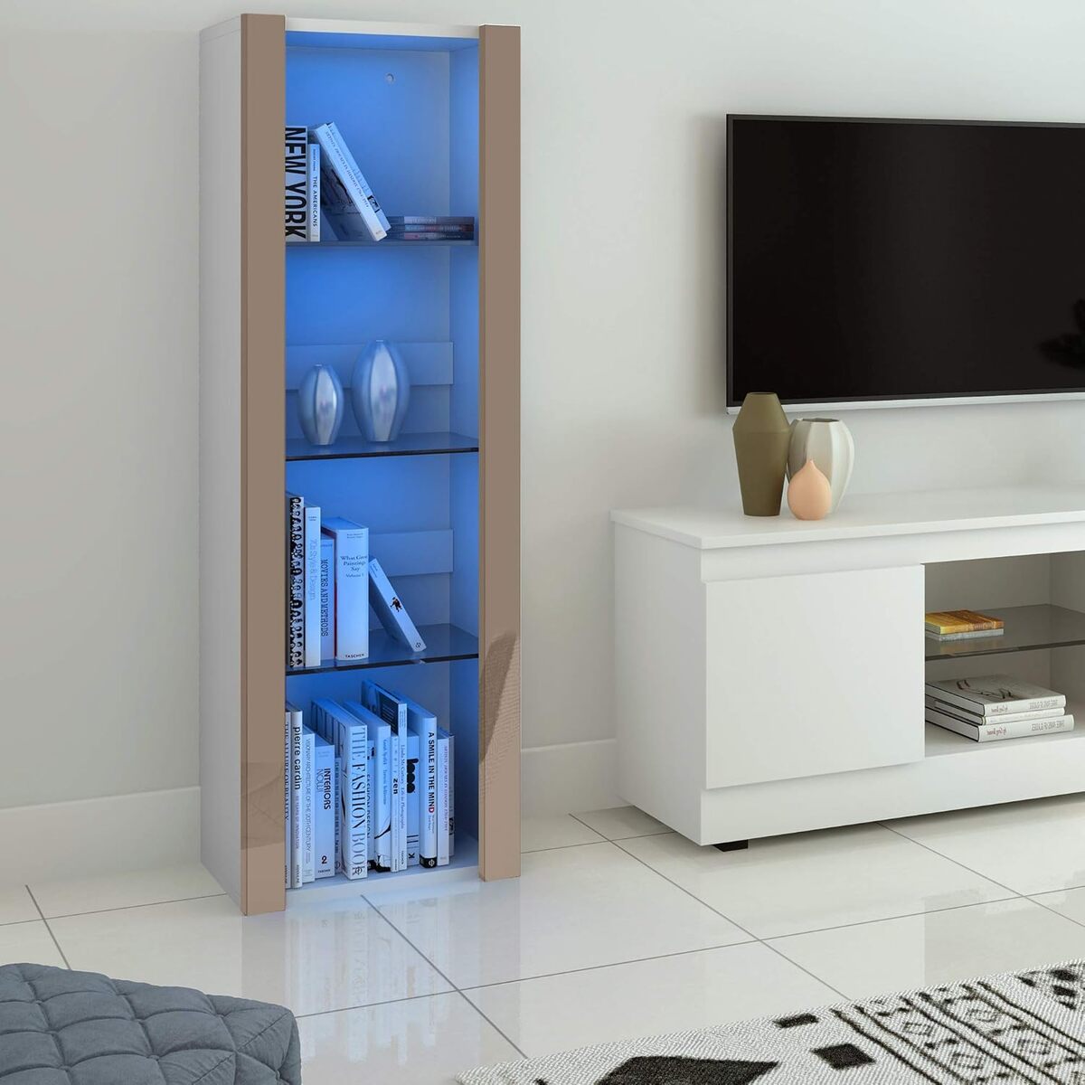 Test de la vitrine LED Panana 55x35x166 cm : rangement design pour salon et bureau