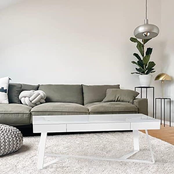 Découvrez notre test complet de l'atlasio, une table basse innovante avec enceintes Bluetooth intégrées et chargeur sans fil. Idéale pour le salon moderne.